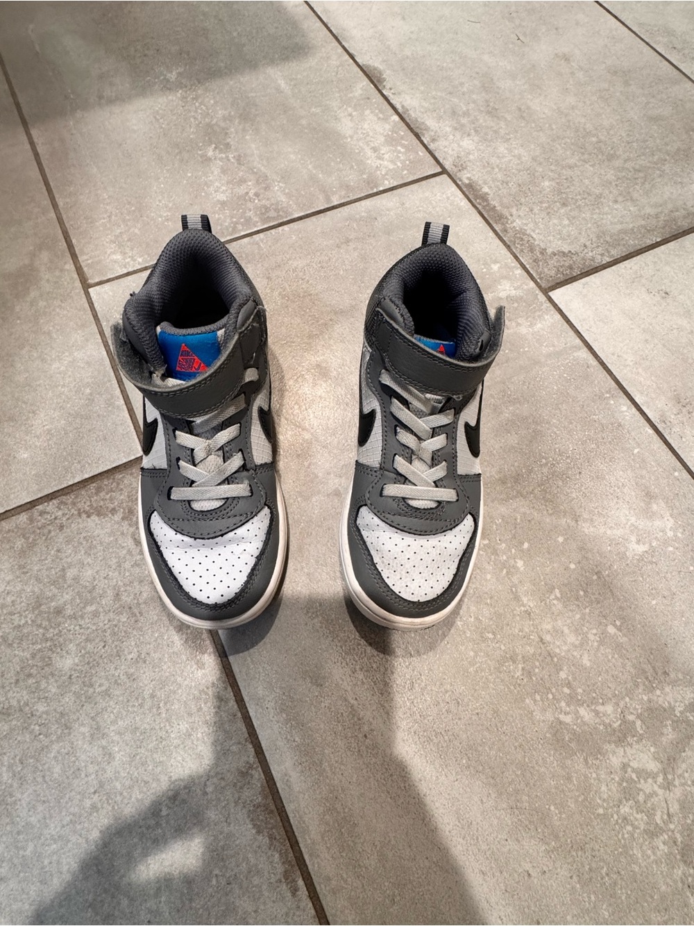 Nike Court Borough Mid 2 design boys sz 11 gray and black - Picture 2 of 9